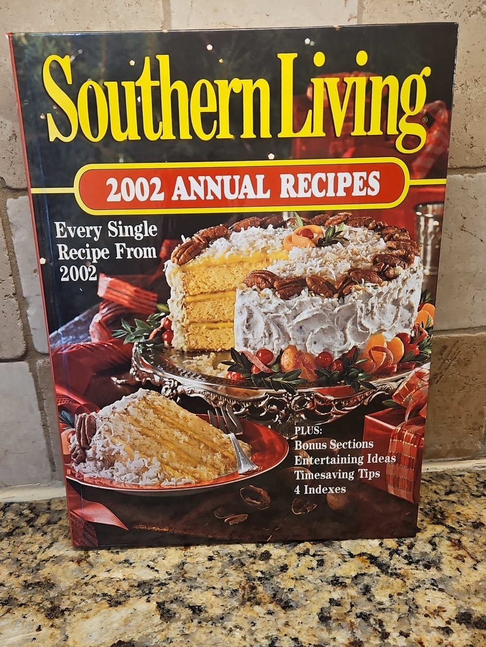 Southern Living Cookbook 2002 Annual Recipes - Yellow & Red Cover 367 Pages